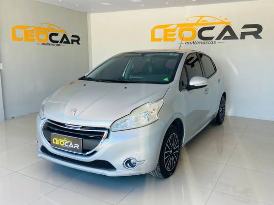 PEUGEOT 208 1.6 GRIFFE 16V FLEX 4P AUTOMÁTICO PEUGEOT 208 1.6 GRIFFE 16V FLEX 4P AUTOMÁTICO